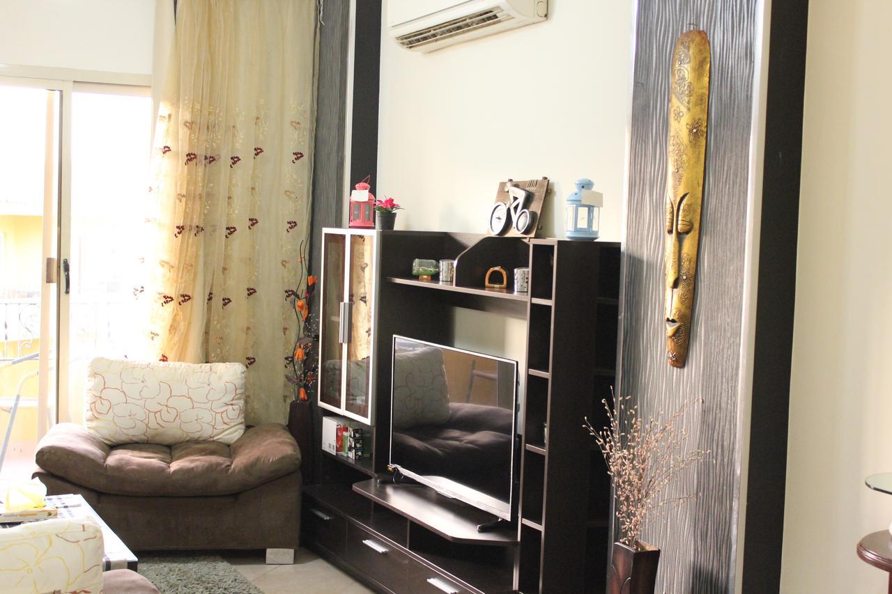 Pool View Apartment At British Resort - Unit 02 Хургада Екстериор снимка