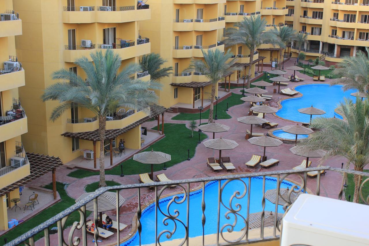 Pool View Apartment At British Resort - Unit 02 Хургада Екстериор снимка
