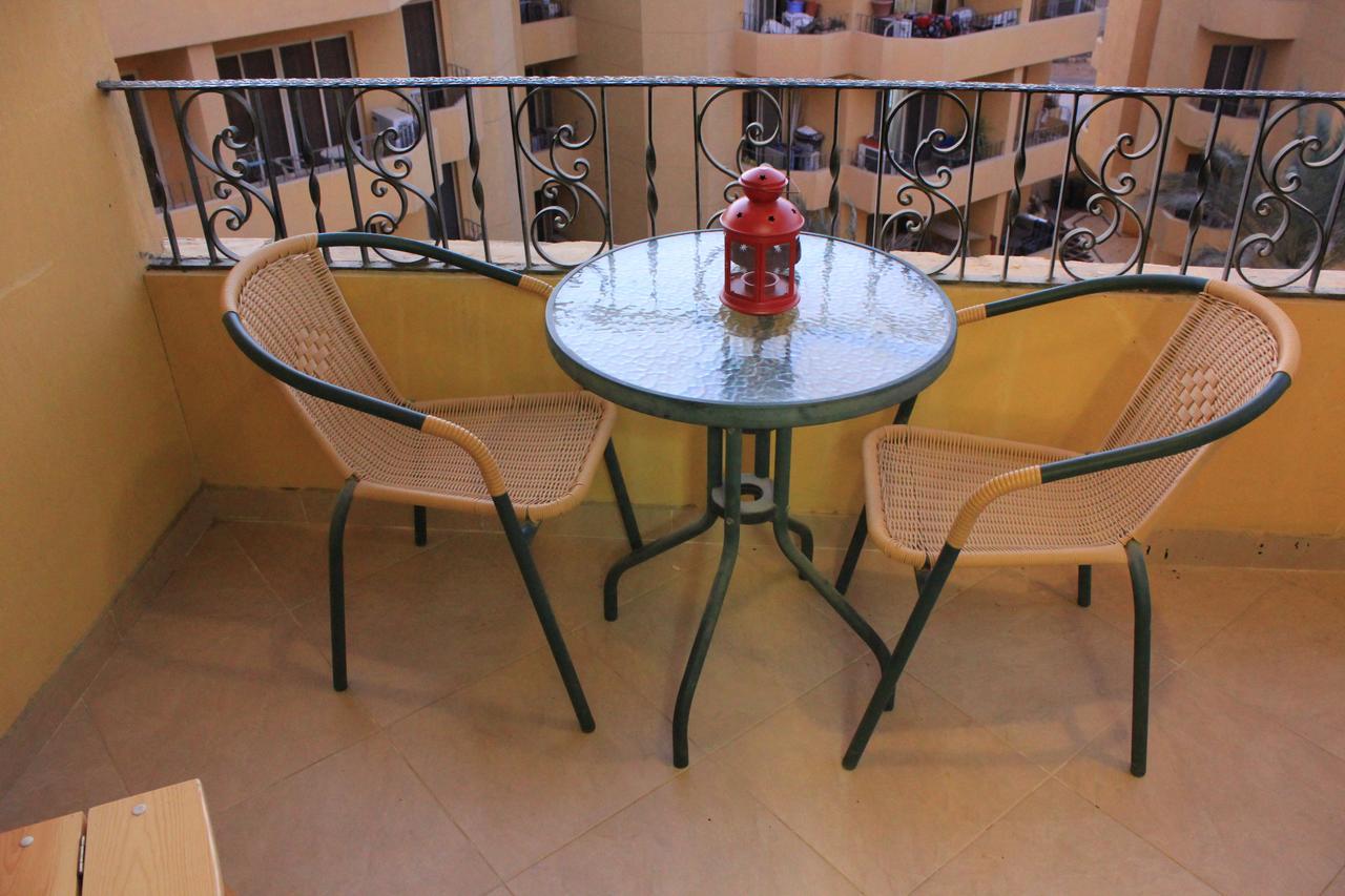 Pool View Apartment At British Resort - Unit 02 Хургада Екстериор снимка