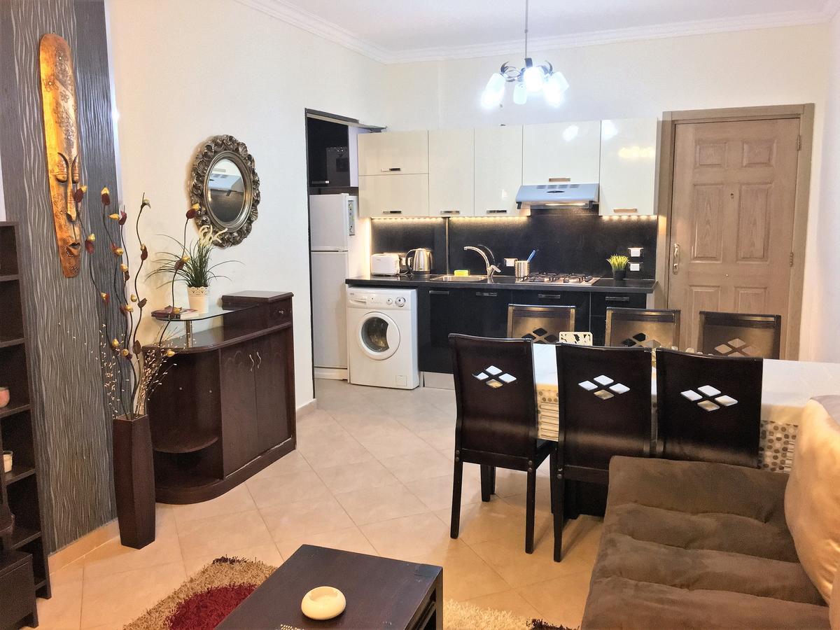 Pool View Apartment At British Resort - Unit 02 Хургада Екстериор снимка