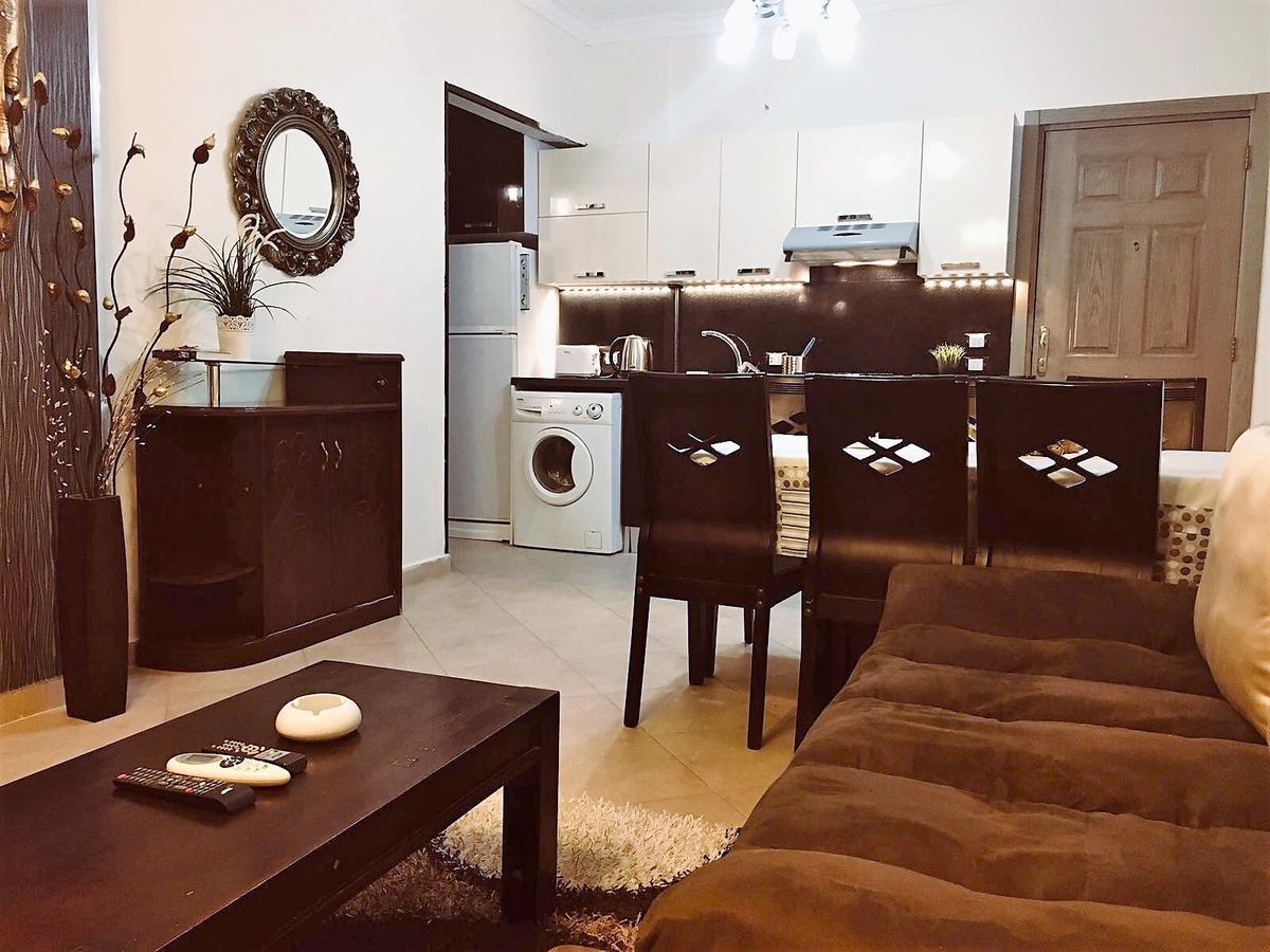 Pool View Apartment At British Resort - Unit 02 Хургада Екстериор снимка