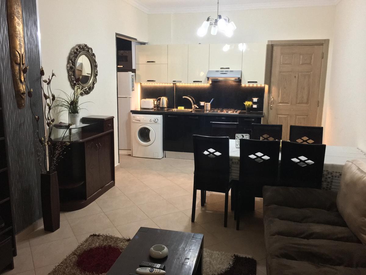 Pool View Apartment At British Resort - Unit 02 Хургада Екстериор снимка