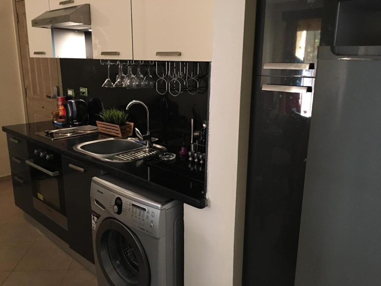Pool View Apartment At British Resort - Unit 02 Хургада Екстериор снимка