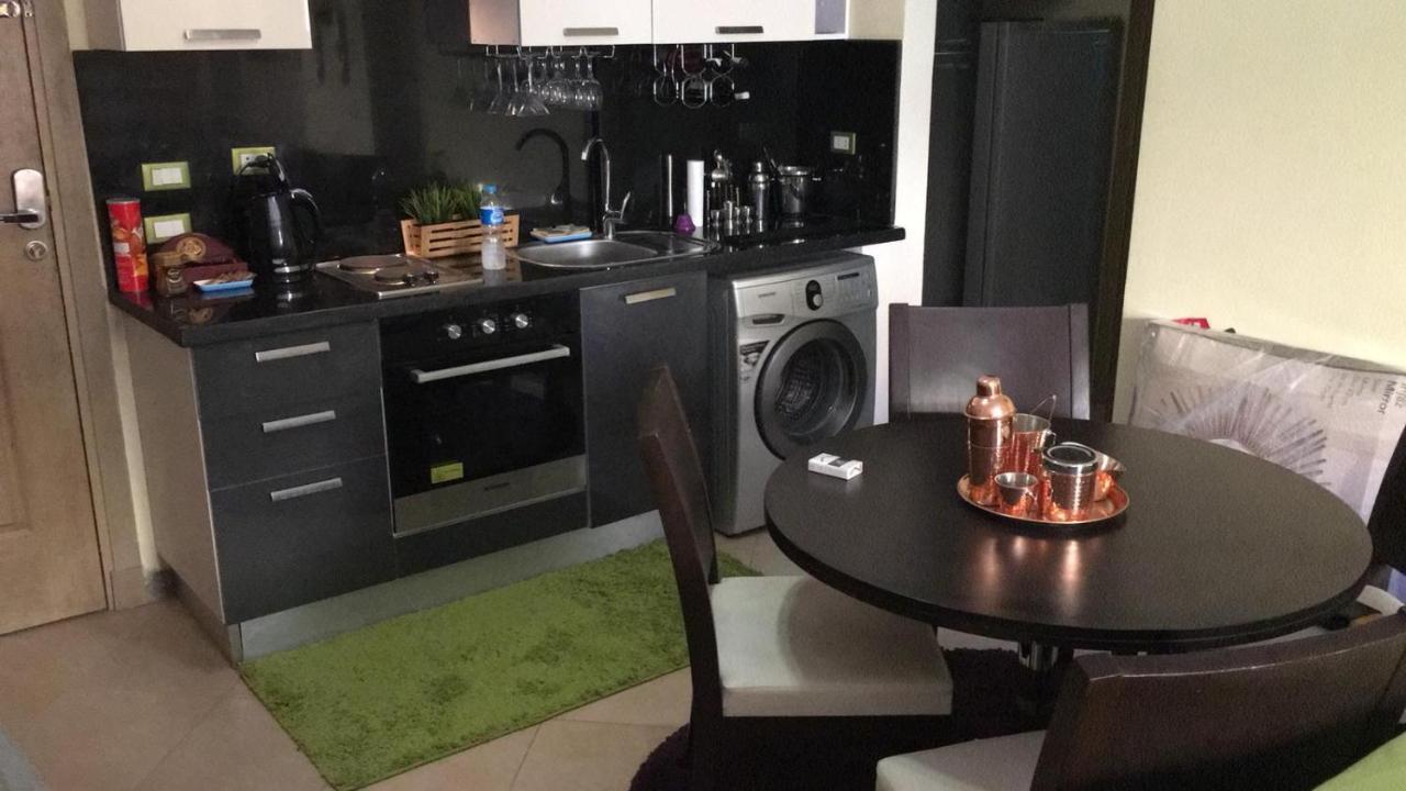 Pool View Apartment At British Resort - Unit 02 Хургада Екстериор снимка