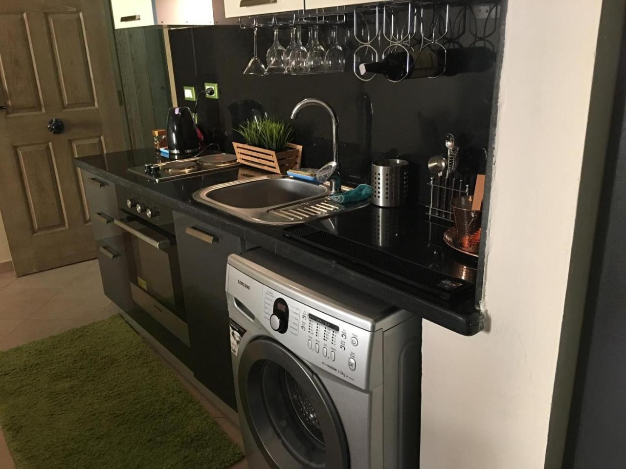Pool View Apartment At British Resort - Unit 02 Хургада Екстериор снимка